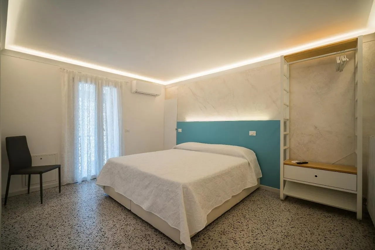 Venetian Roof View Apartment Italy